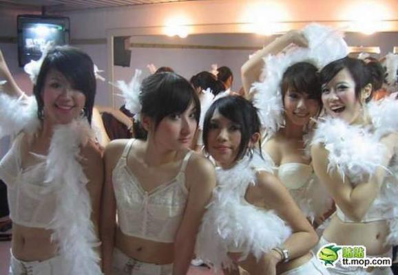 �ݳ���̨������Ů ̫�����˰ɣ�